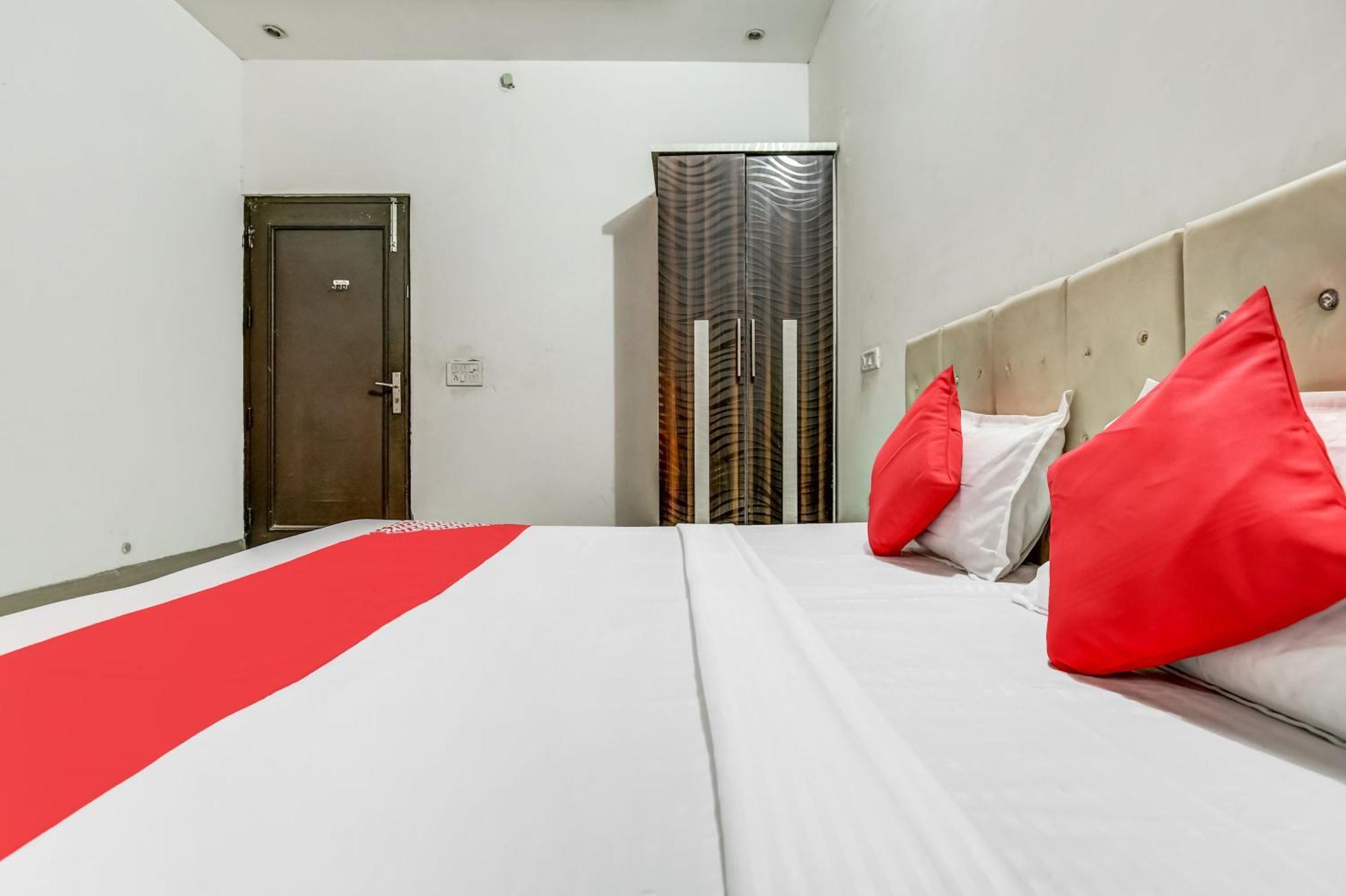 Flagship Hotel Big Boss Kurukshetra Exterior foto