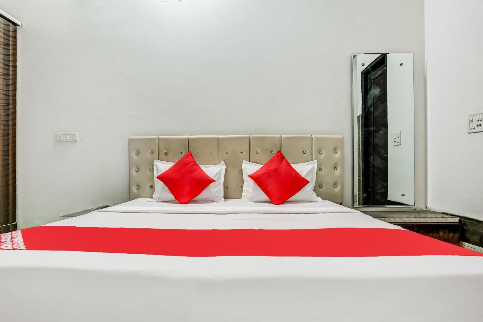 Flagship Hotel Big Boss Kurukshetra Exterior foto