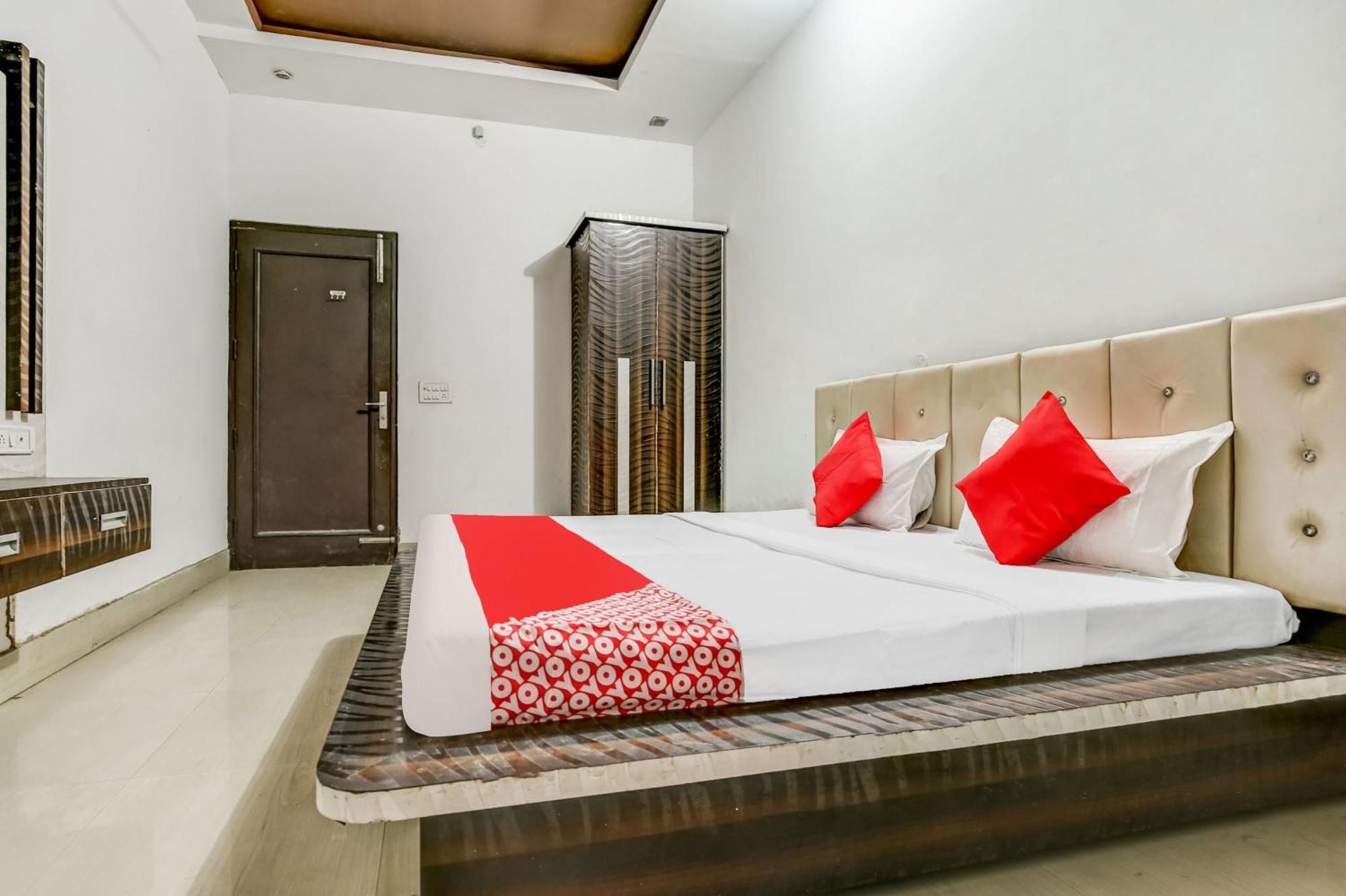 Flagship Hotel Big Boss Kurukshetra Exterior foto